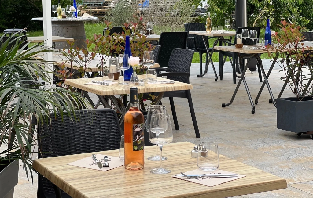Découvrez la Terrasse du Restaurant à Saverdun